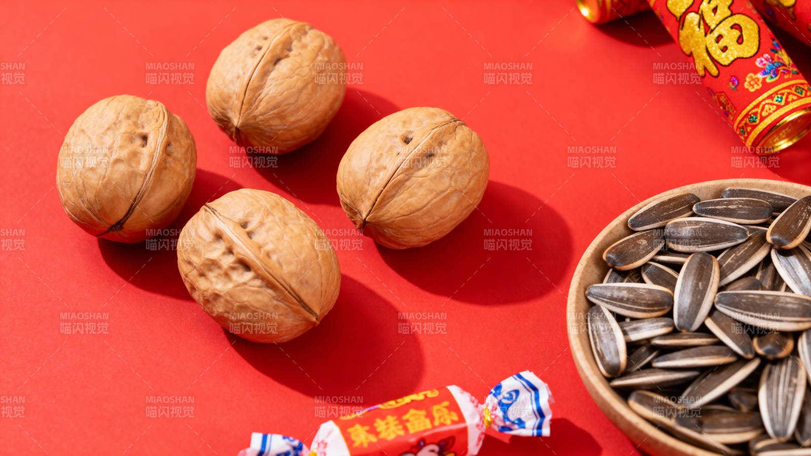 坚果糖果迎新春图片