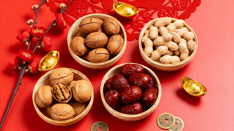 春节坚果红枣迎新年图片