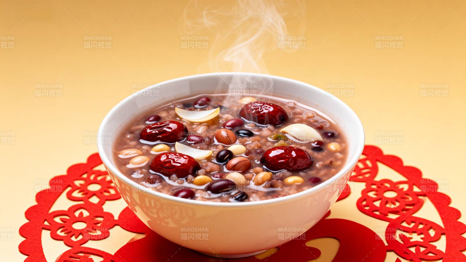 热腾腾的腊八粥 暖胃又暖心图片