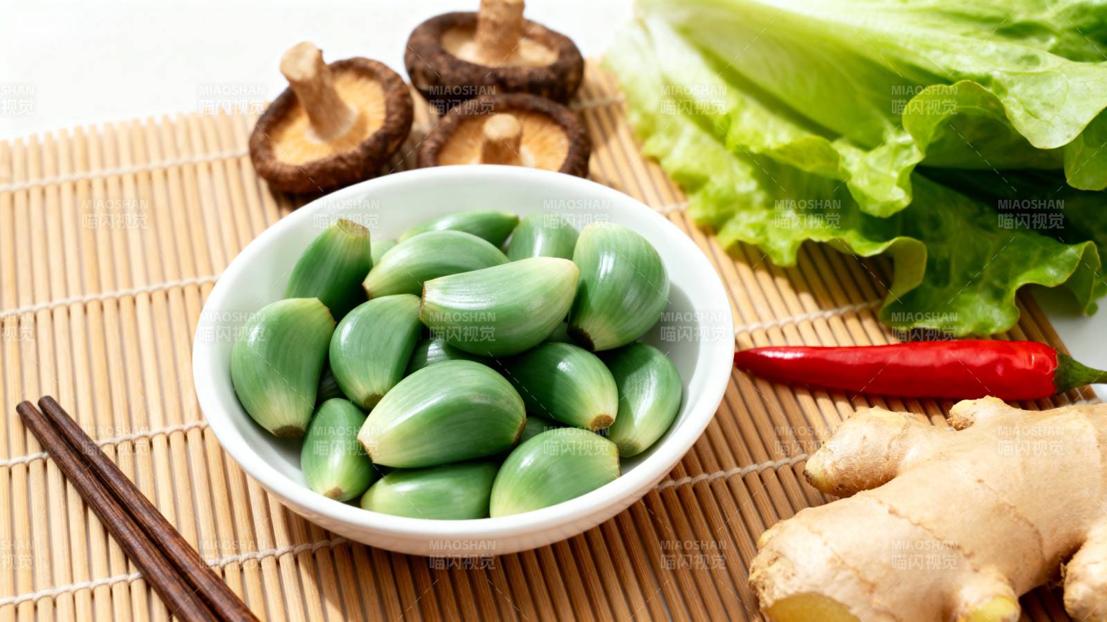 青蒜香菇姜椒生菜配餐图片