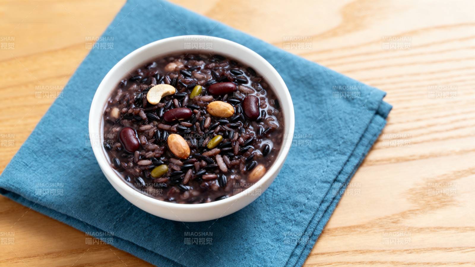 黑米红豆坚果粥图片