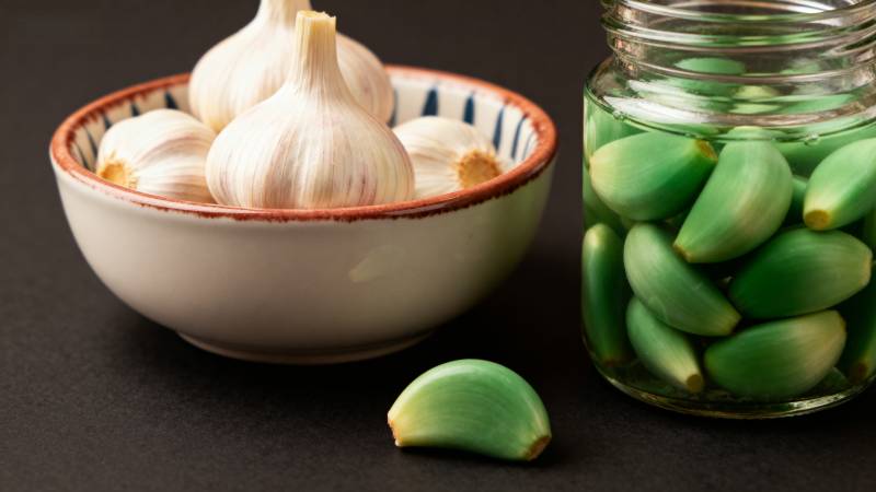 蒜变绿 腊八蒜制作揭秘图片