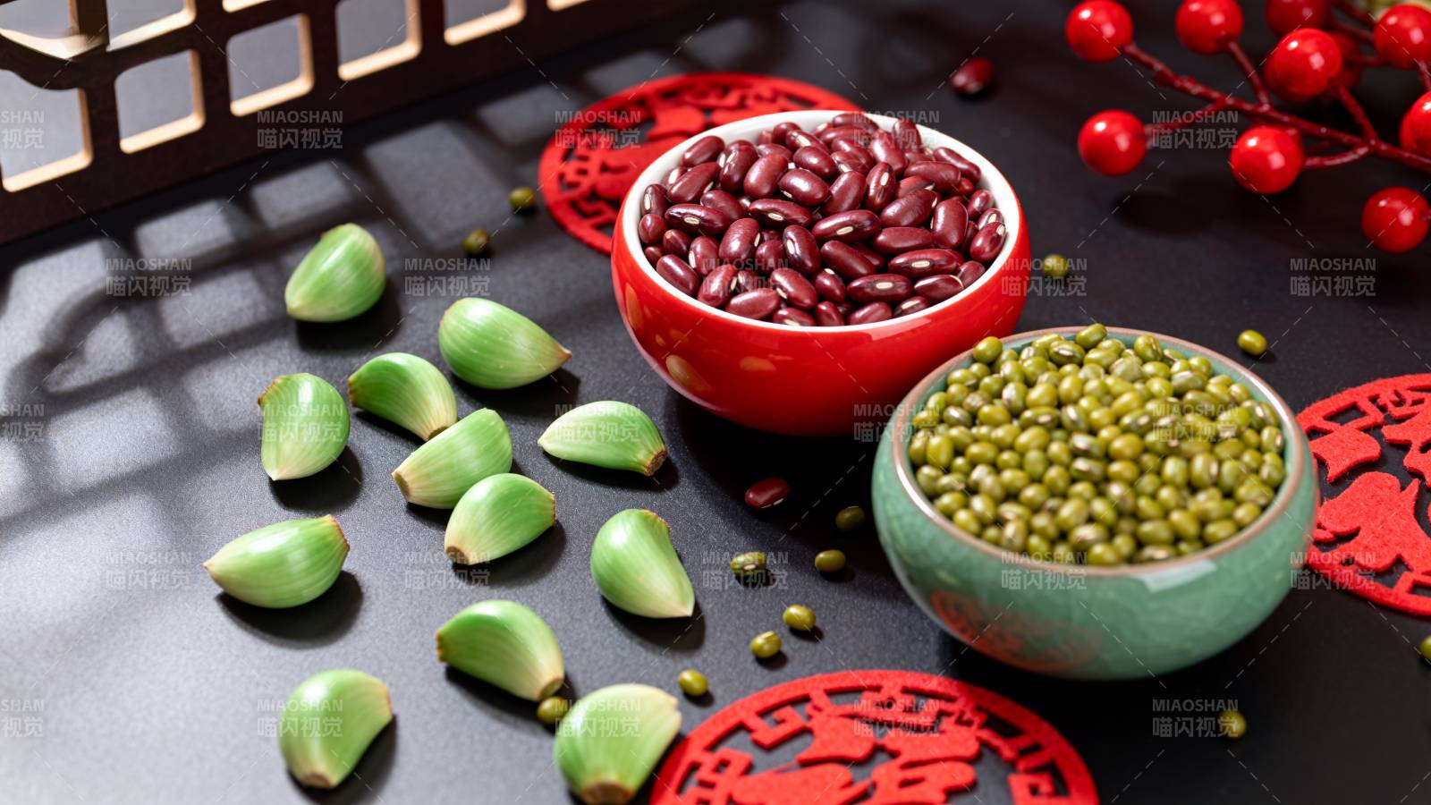 红豆绿豆配蒜 年味十足图片