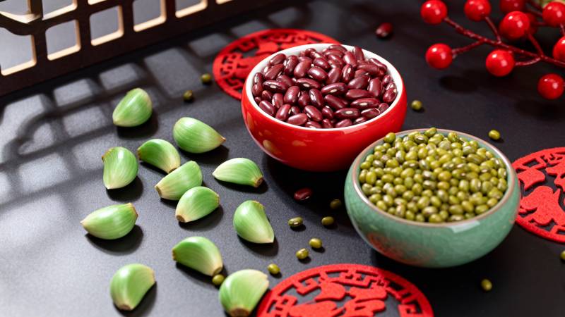 红豆绿豆配蒜 年味十足图片