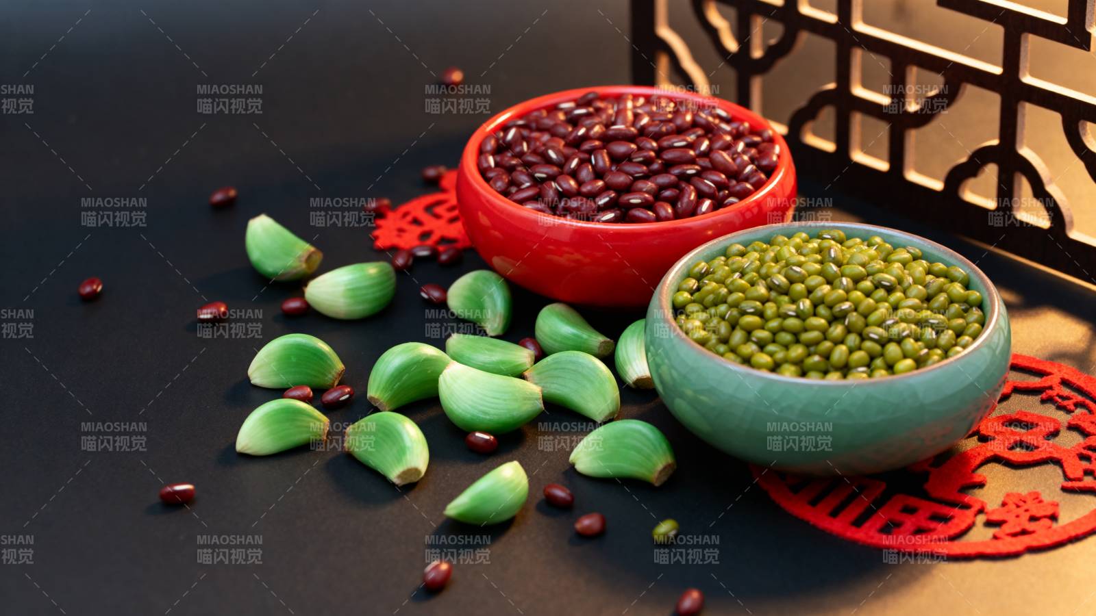 红豆绿豆配蒜瓣 年味浓图片