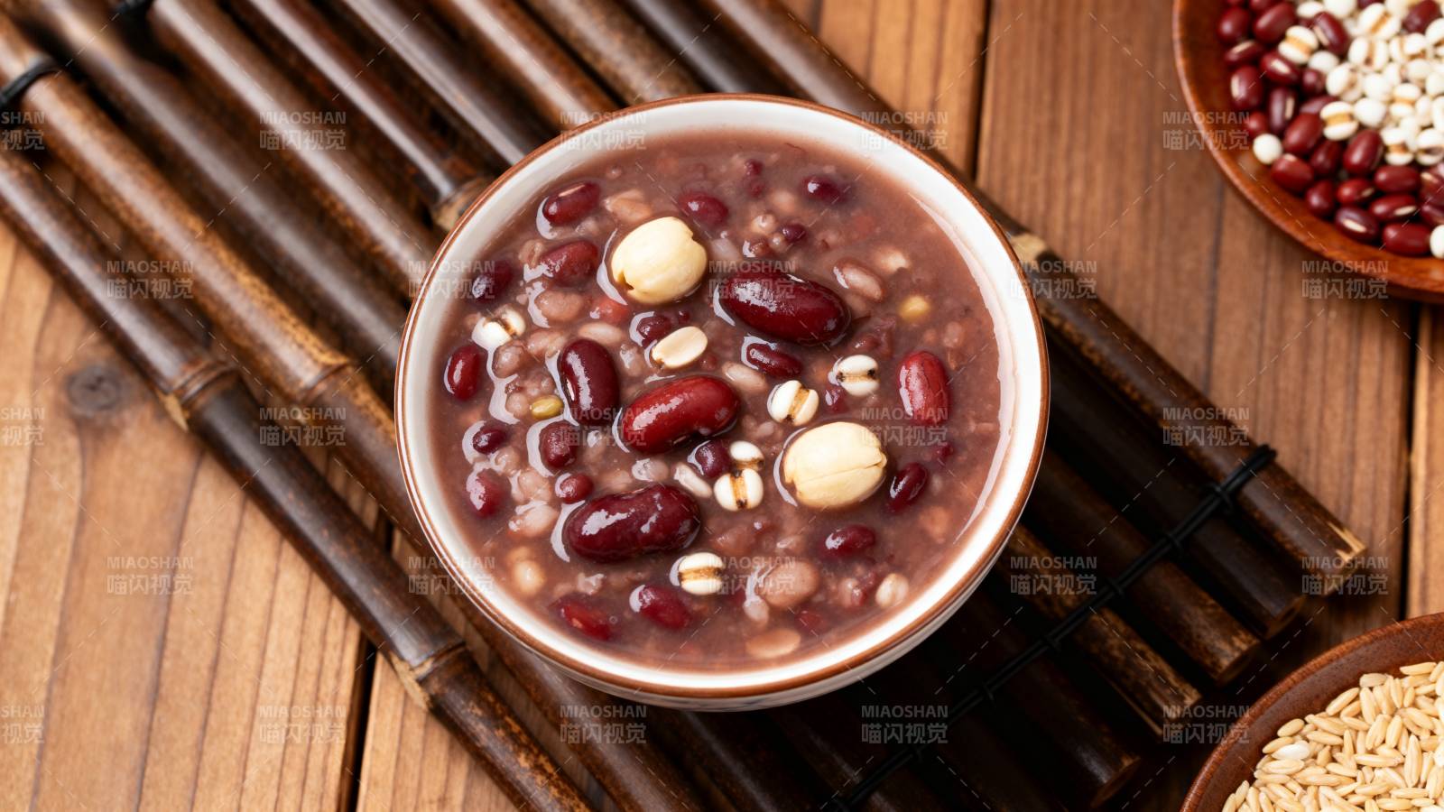 红豆薏米粥 养生暖胃佳选图片
