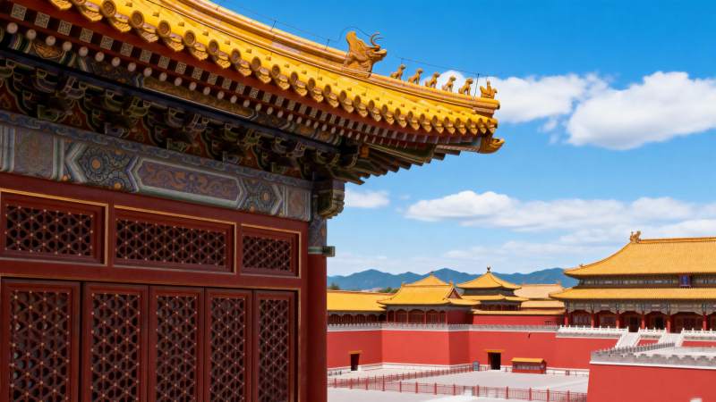 故宫金瓦红墙映蓝天图片