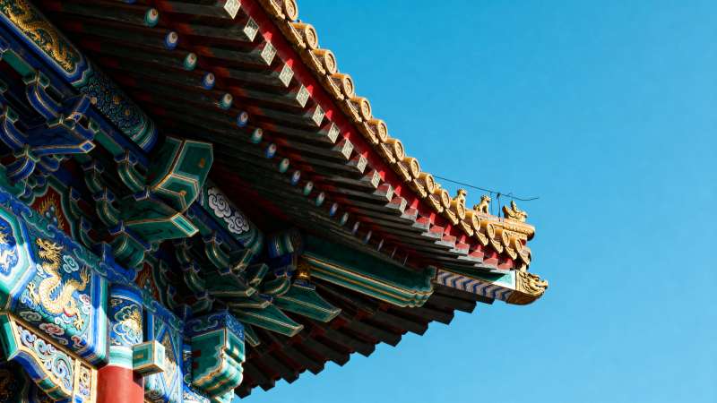 古建飞檐映蓝天图片