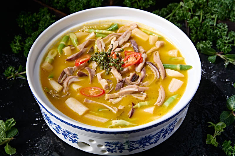 椒麻香辣酸汤鲜藕春笋牛肚条图片
