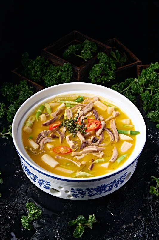 椒麻香辣酸汤鲜藕春笋牛肚条图片