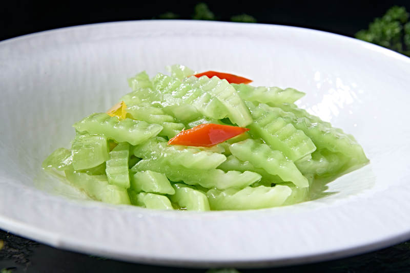 精美素食菜品彩椒烧莴笋块图片
