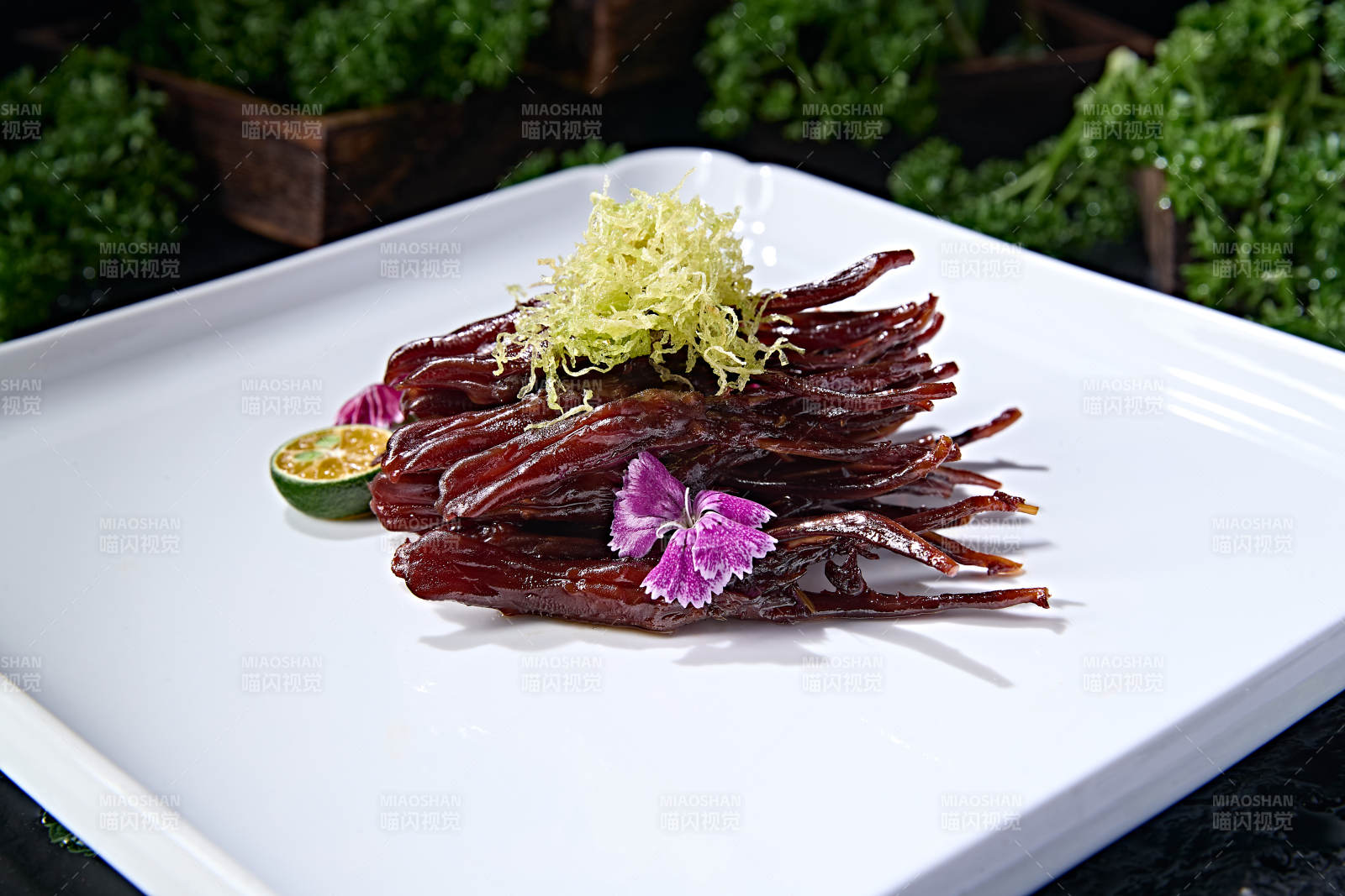 美味鸭货蜂蜜焗鸭舌图片