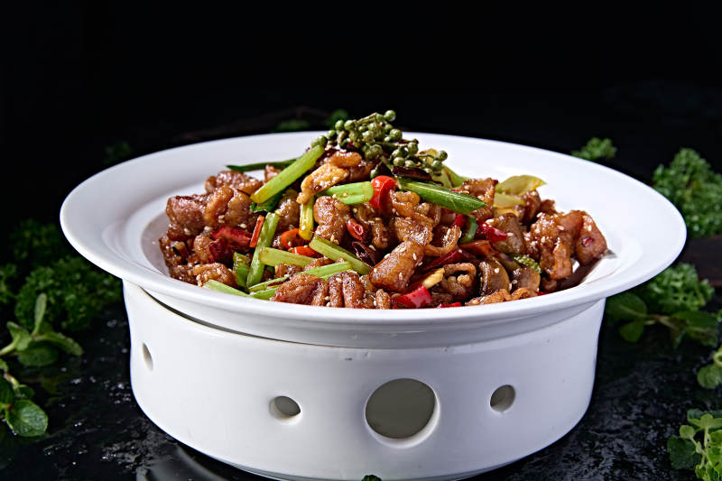 美味湘菜米椒西芹蒜香椒麻爆肥肠图片