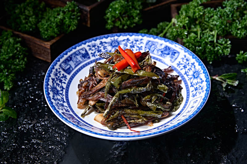葱香烧椒酱爆鹿茸菌图片