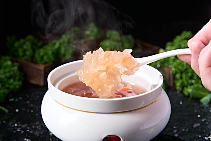 枸杞大枣银耳炖桃胶图片