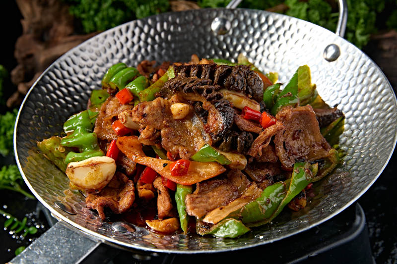 川味小铁锅豆豉爆松蘑椒螺丝椒回锅肉图片