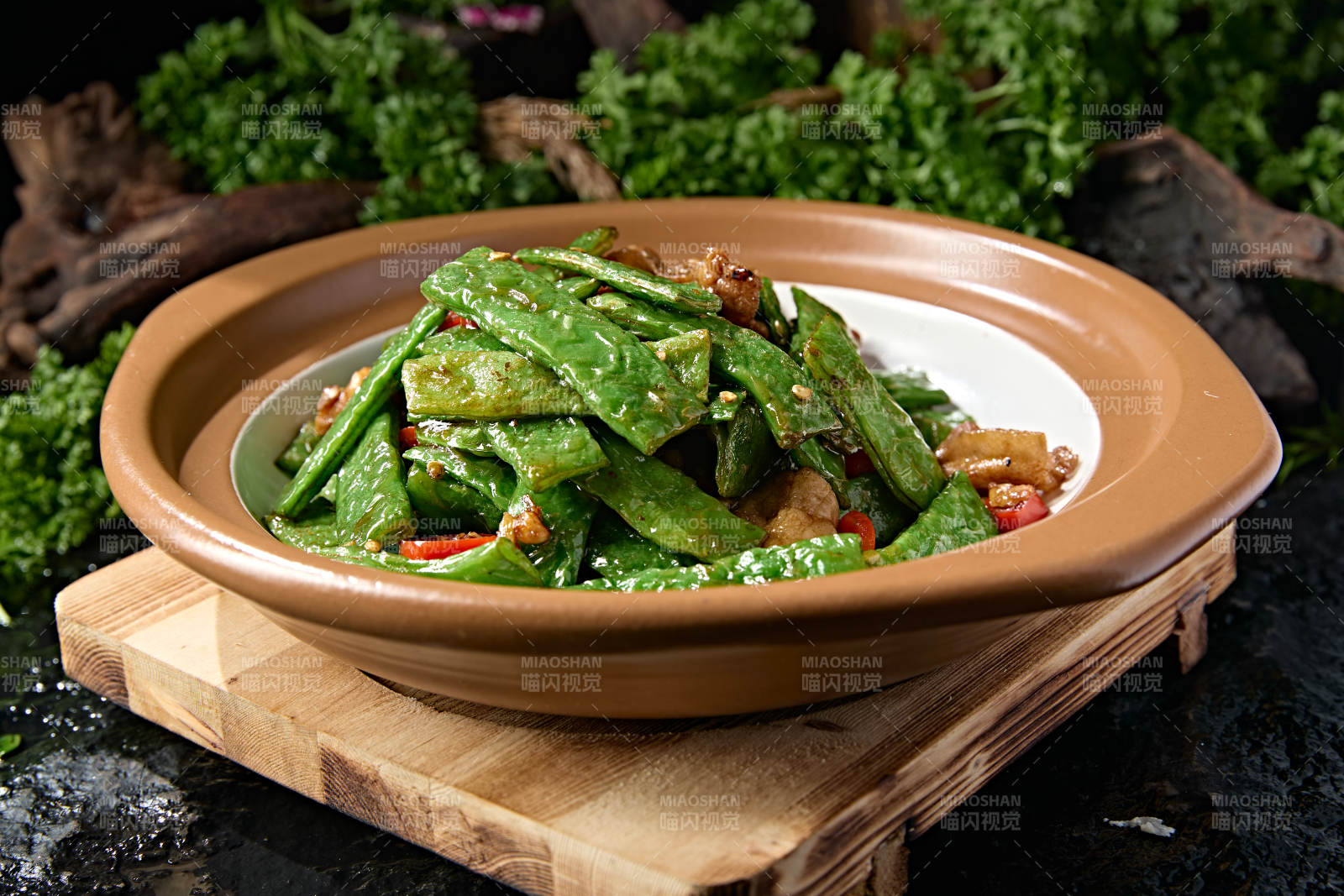 酱香蒜子米椒蜜豆炒五花肉图片
