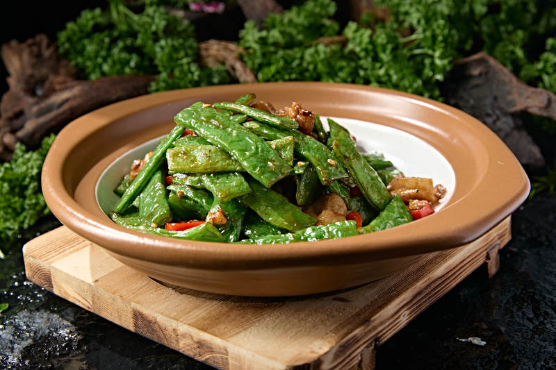 酱香蒜子米椒蜜豆炒五花肉图片