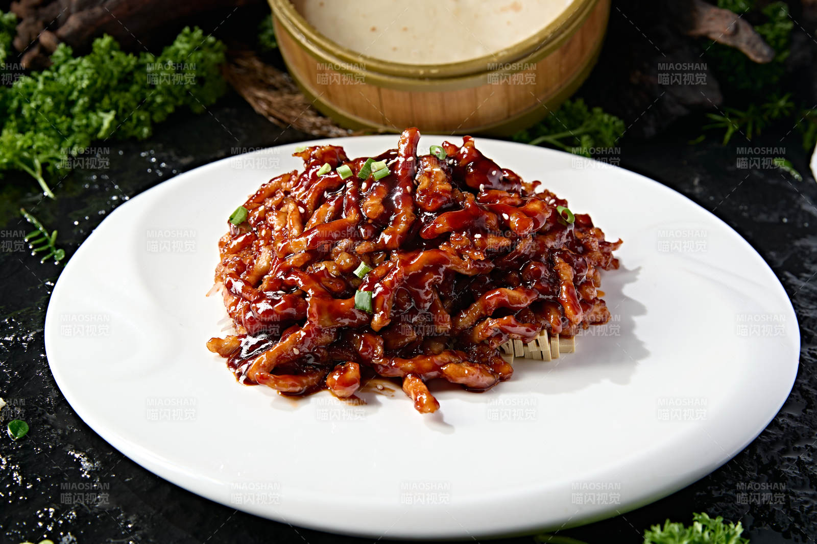 京味小炒京酱肉丝配卷饼图片