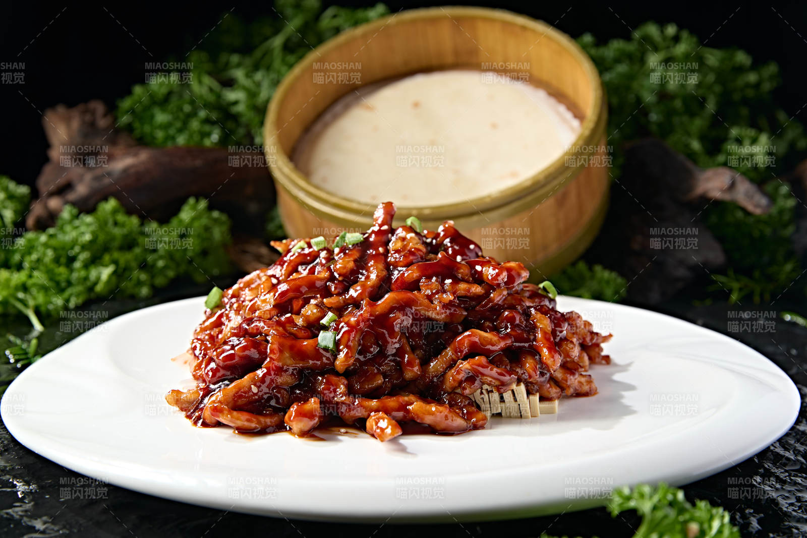 京味小炒京酱肉丝配卷饼图片