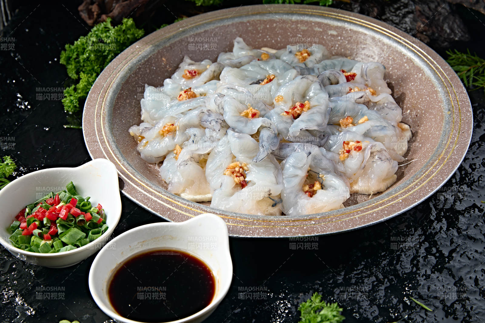 石锅装蒜蓉剁椒粉丝开背去壳虾图片