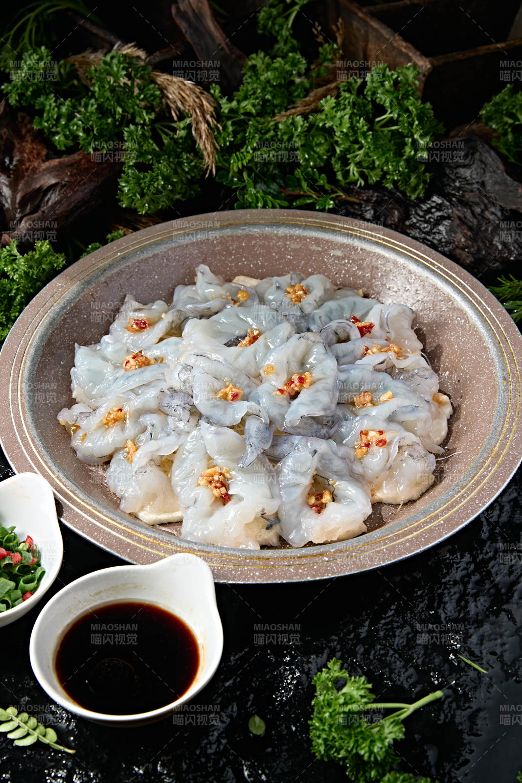 石锅装蒜蓉剁椒粉丝开背去壳虾图片