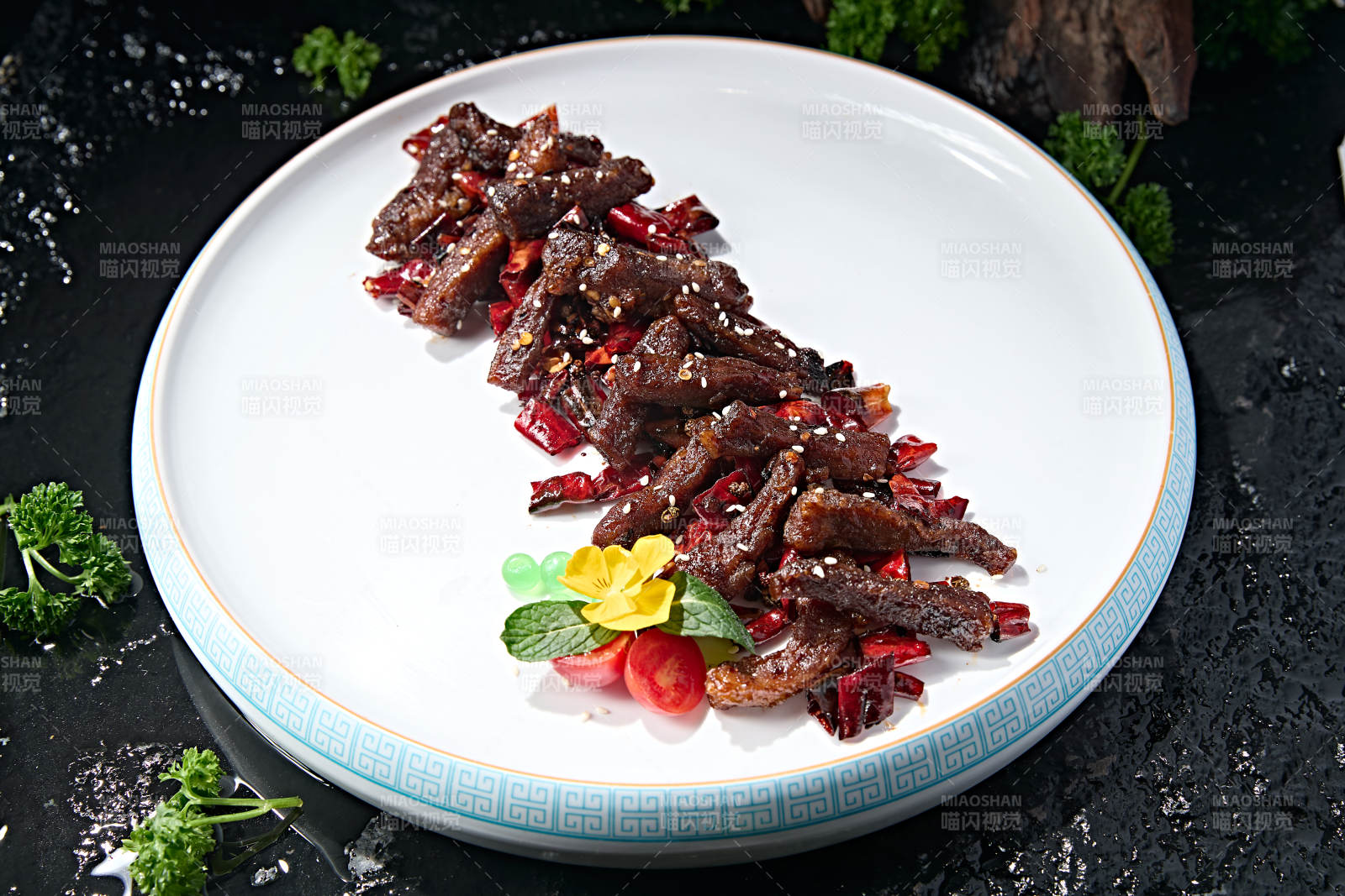 川味美食香辣米椒干煸牛柳图片