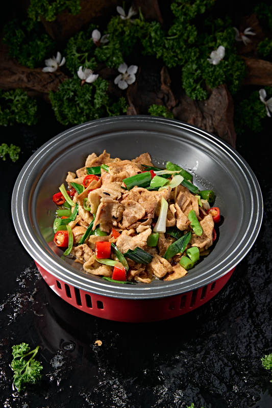 米椒青蒜豆豉爆炒油皮回锅肉图片