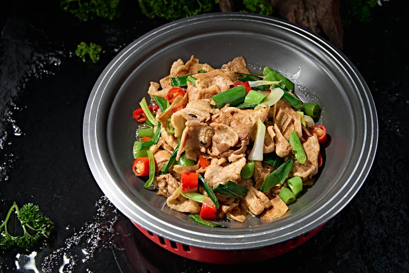 米椒青蒜豆豉爆炒油皮回锅肉图片