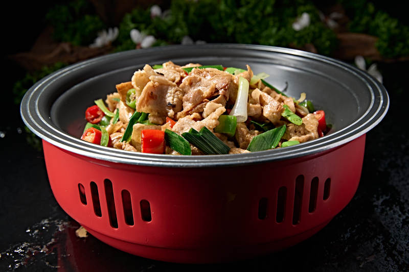 米椒青蒜豆豉爆炒油皮回锅肉图片