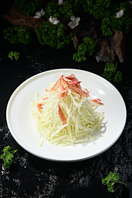 开胃清爽凉拌菜青嫩瓜丝配炸红虾干图片