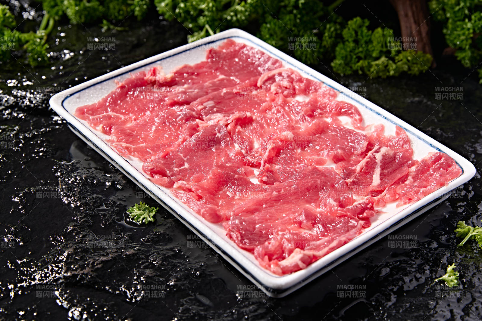 潮汕火锅涮煮荤食材鲜切生牛肉片图片