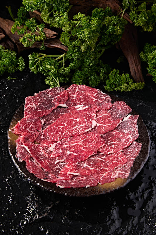 潮汕火锅高档荤食材原切雪花牛肉片图片