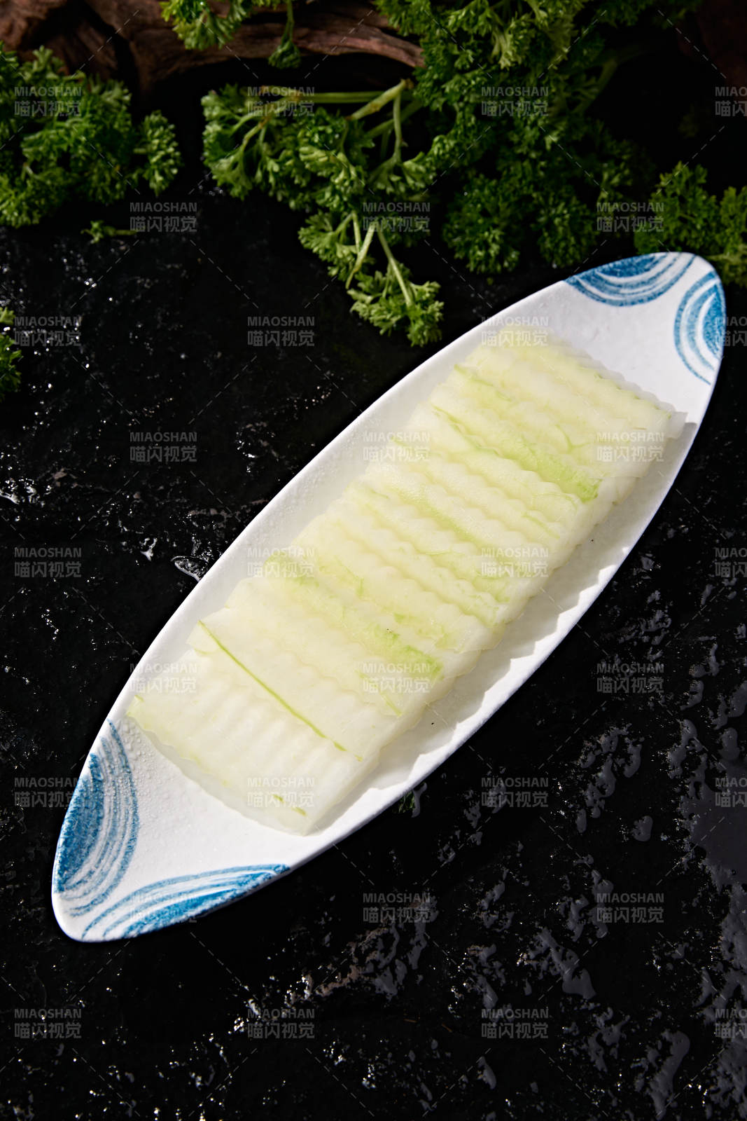 火锅涮煮瓜类素菜食带皮波纹冬瓜片图片