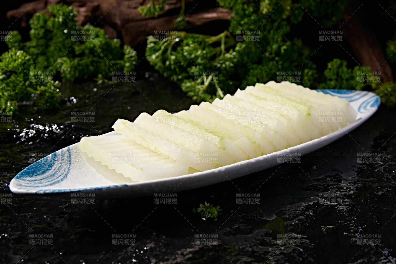 火锅涮煮瓜类素菜食带皮波纹冬瓜片图片