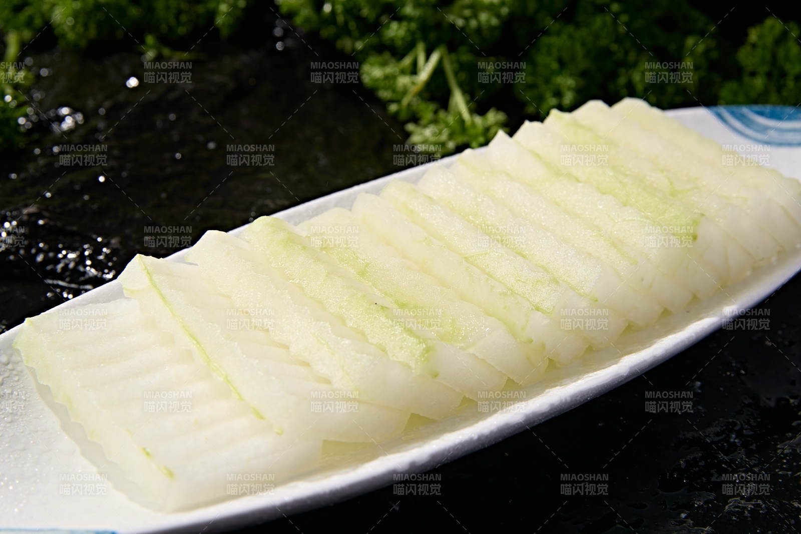 火锅涮煮瓜类素菜食带皮波纹冬瓜片图片