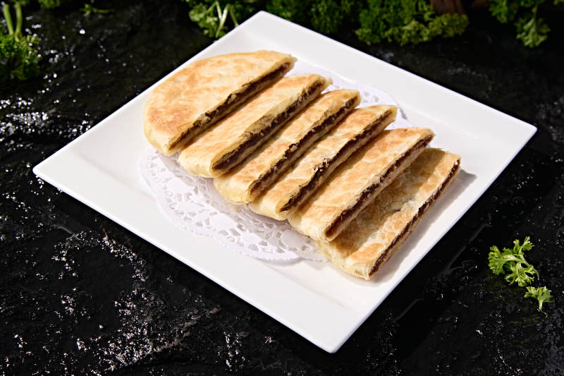 中式面点主食酥皮夹层红糖豆沙饼图片