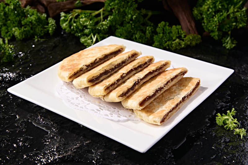 中式面点主食酥皮夹层红糖豆沙饼图片