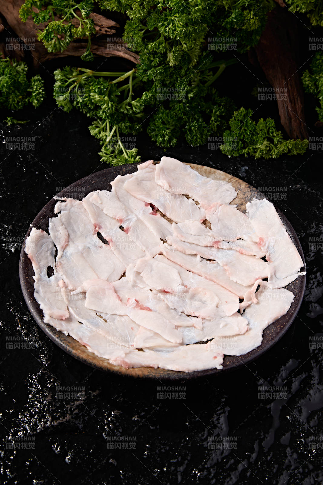 火锅涮煮荤类食材薄切生牛胸口图片