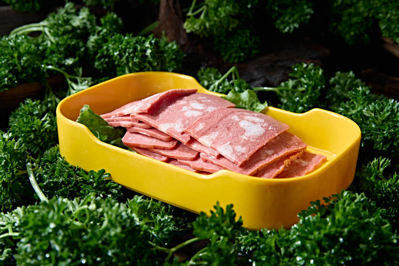 火锅食材牛肉培根切片火图片