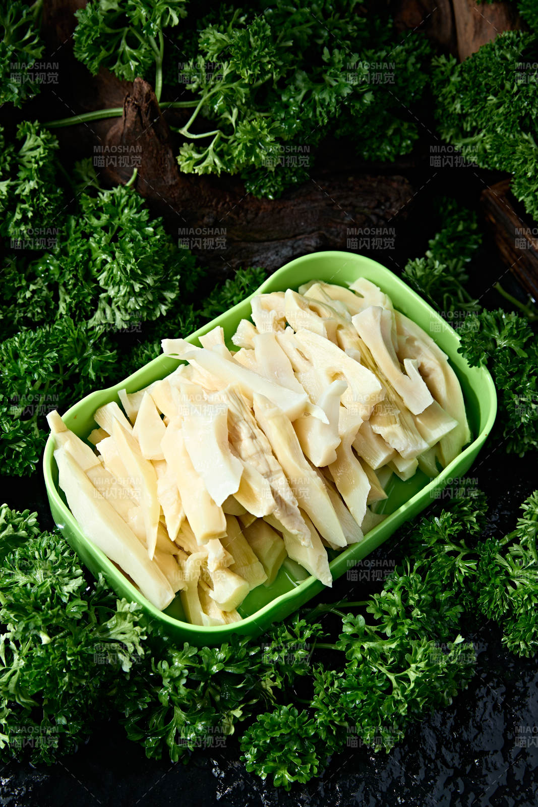 火锅食材新鲜野生竹笋块图片