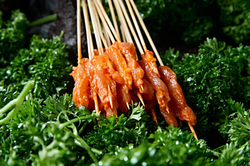 串串火锅食材奥尔良里脊肉串图片