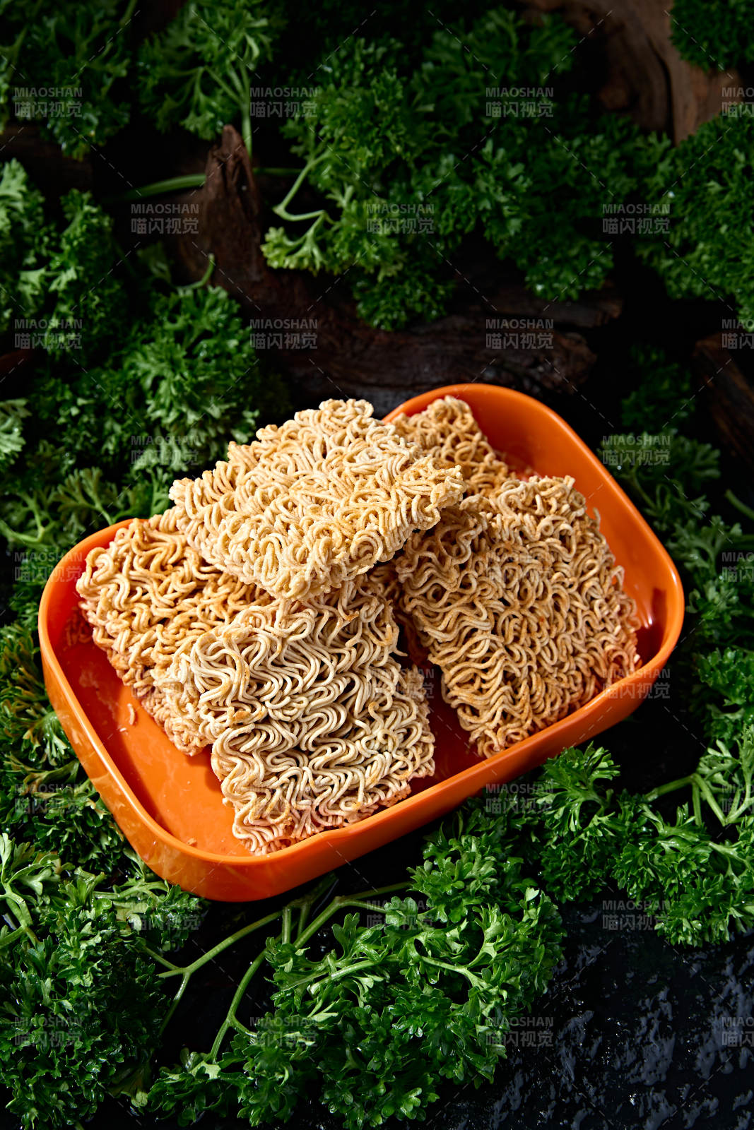 自助餐前小食多种网红休闲零食图片