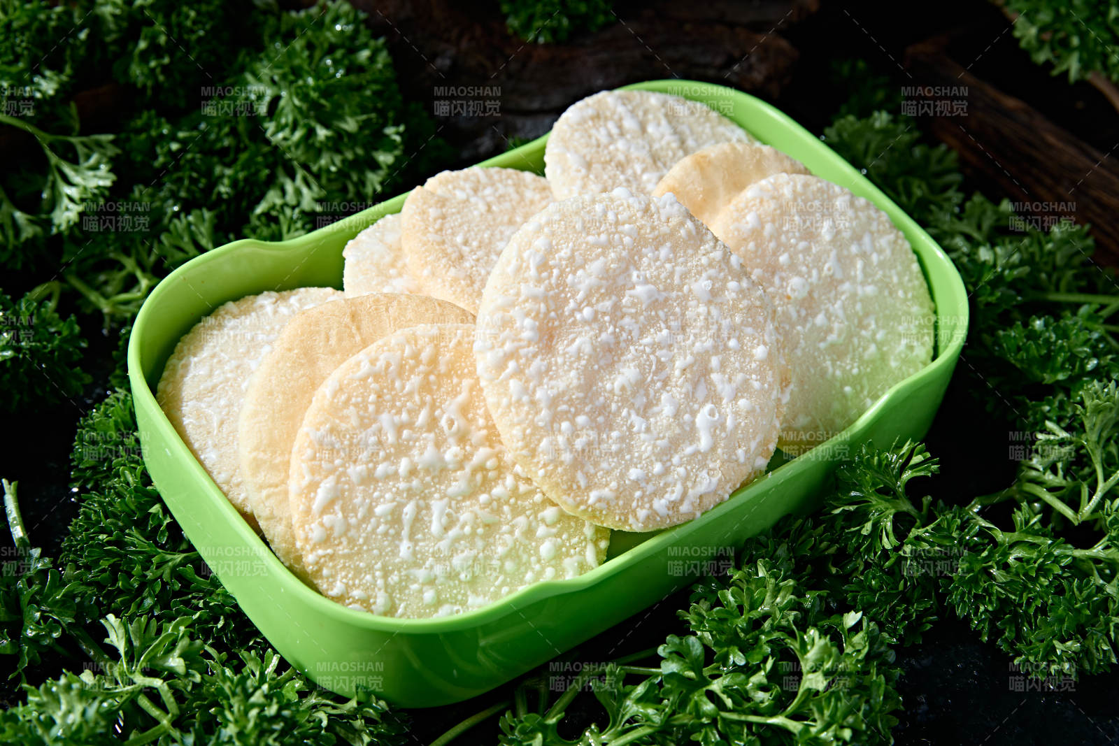 自助餐前小食多种网红休闲零食图片