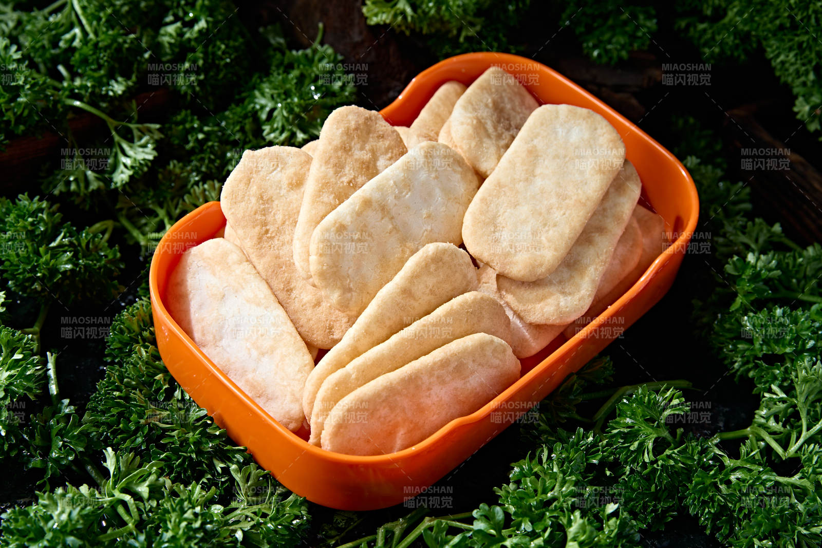 自助餐前小食多种网红休闲零食图片