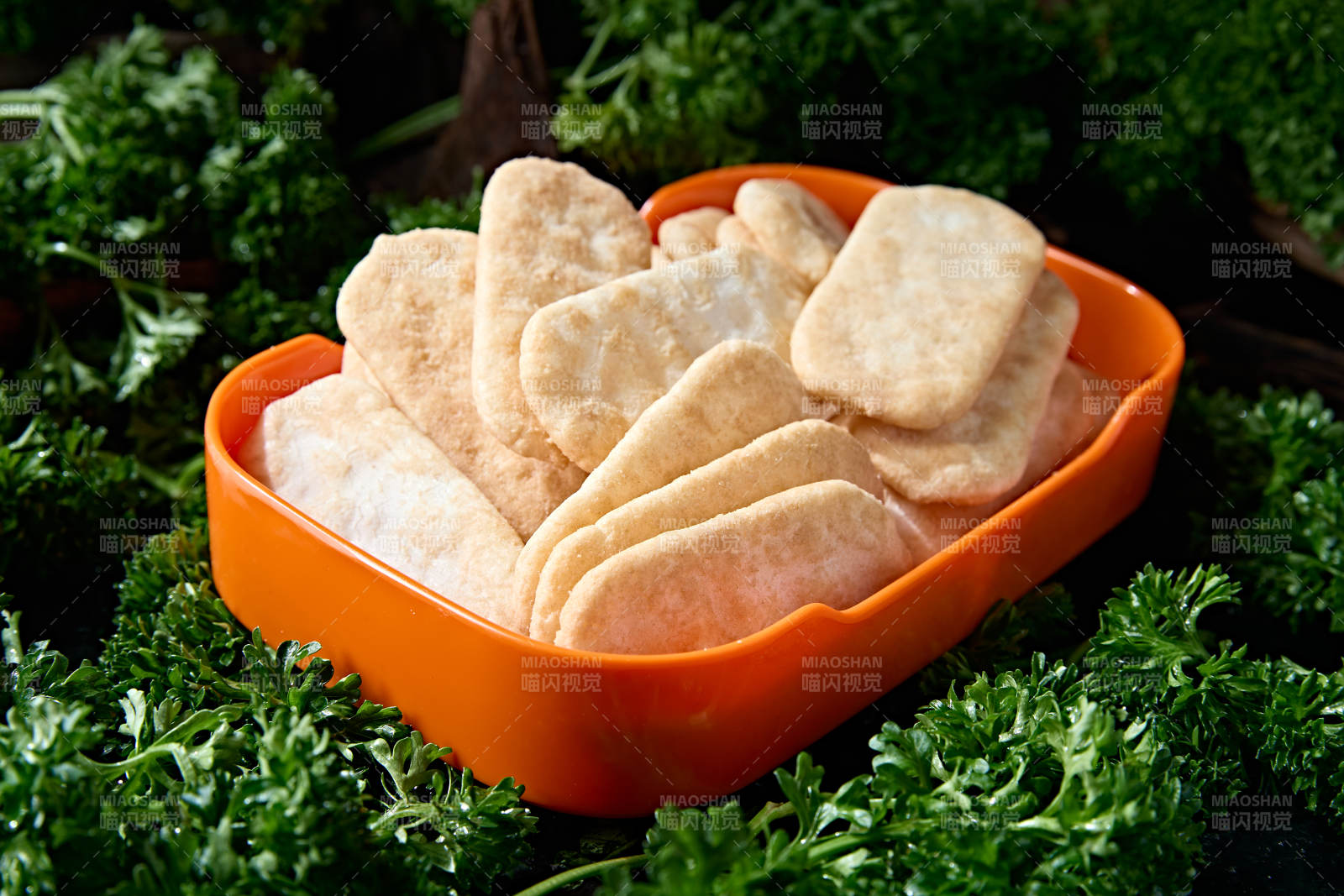 自助餐前小食多种网红休闲零食图片