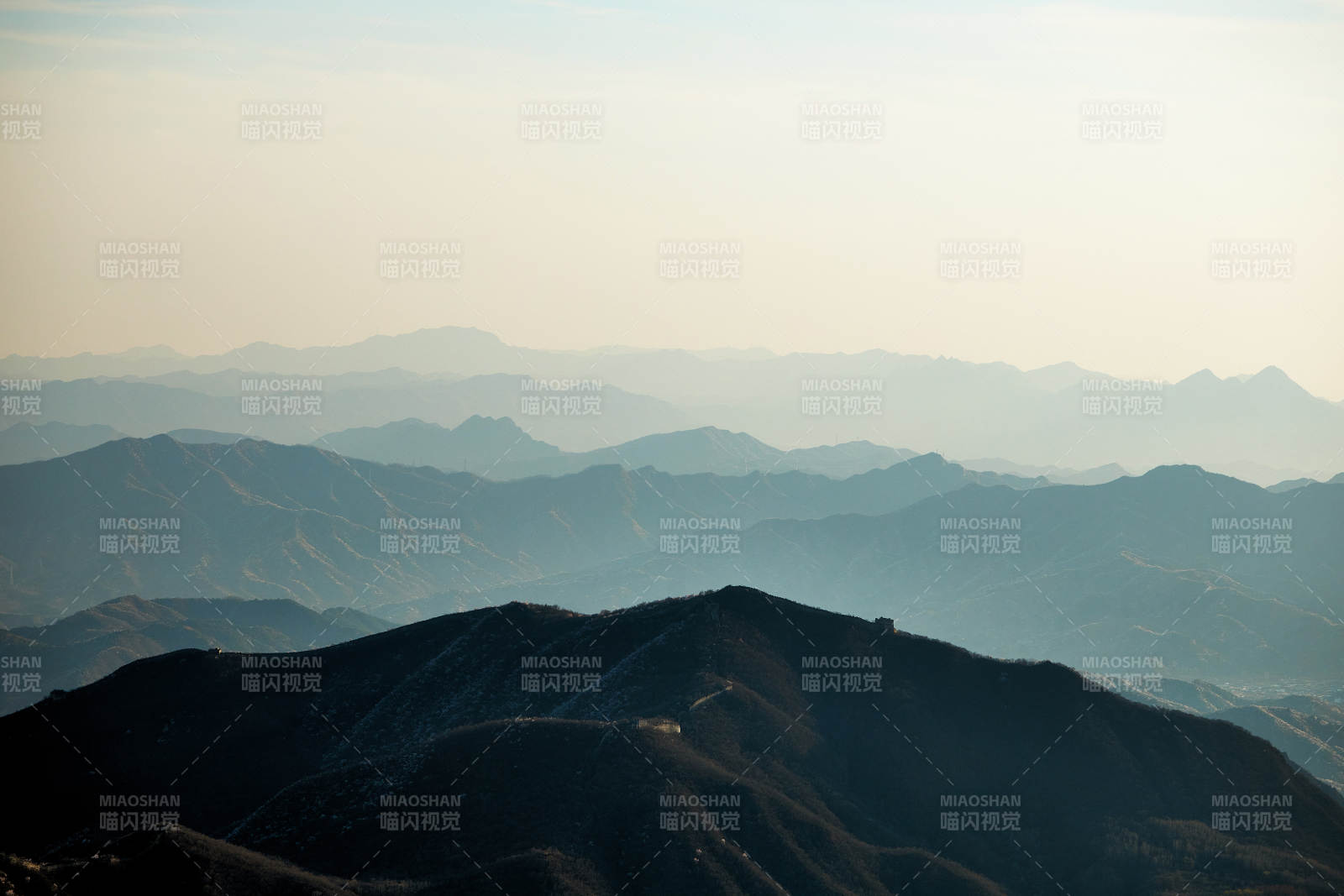 北京延庆区四海镇火焰山主峰风光图片