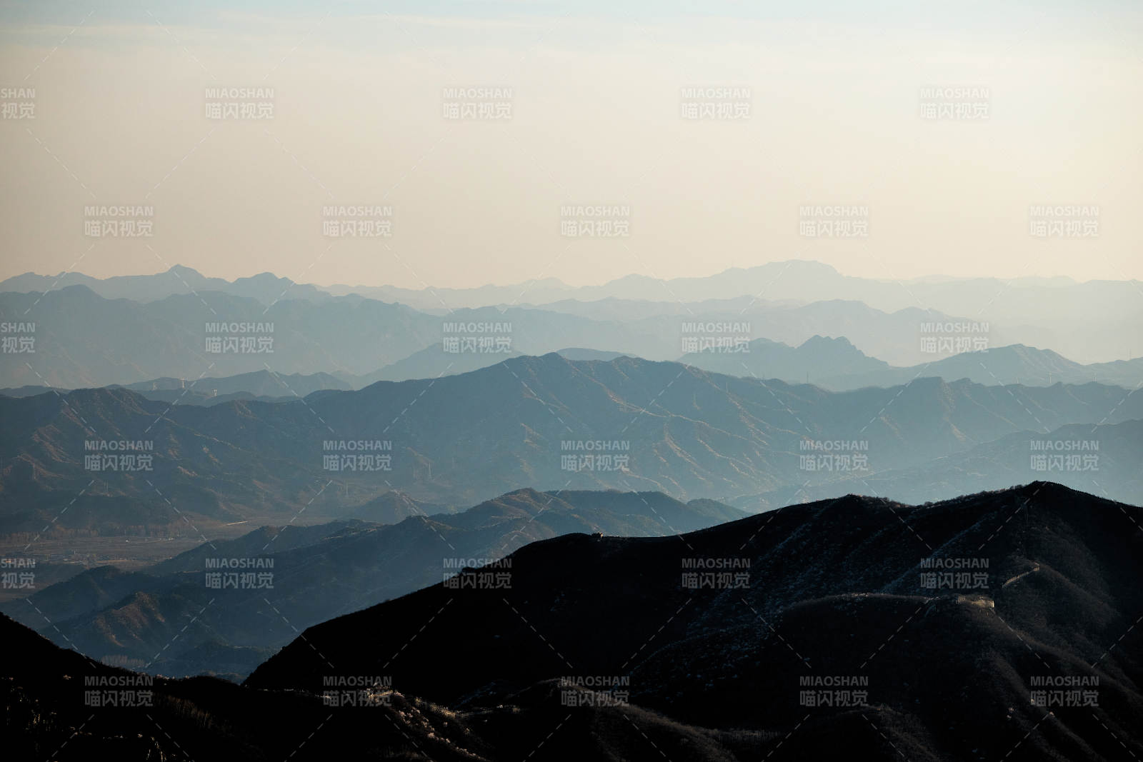 北京延庆区四海镇火焰山主峰风光图片