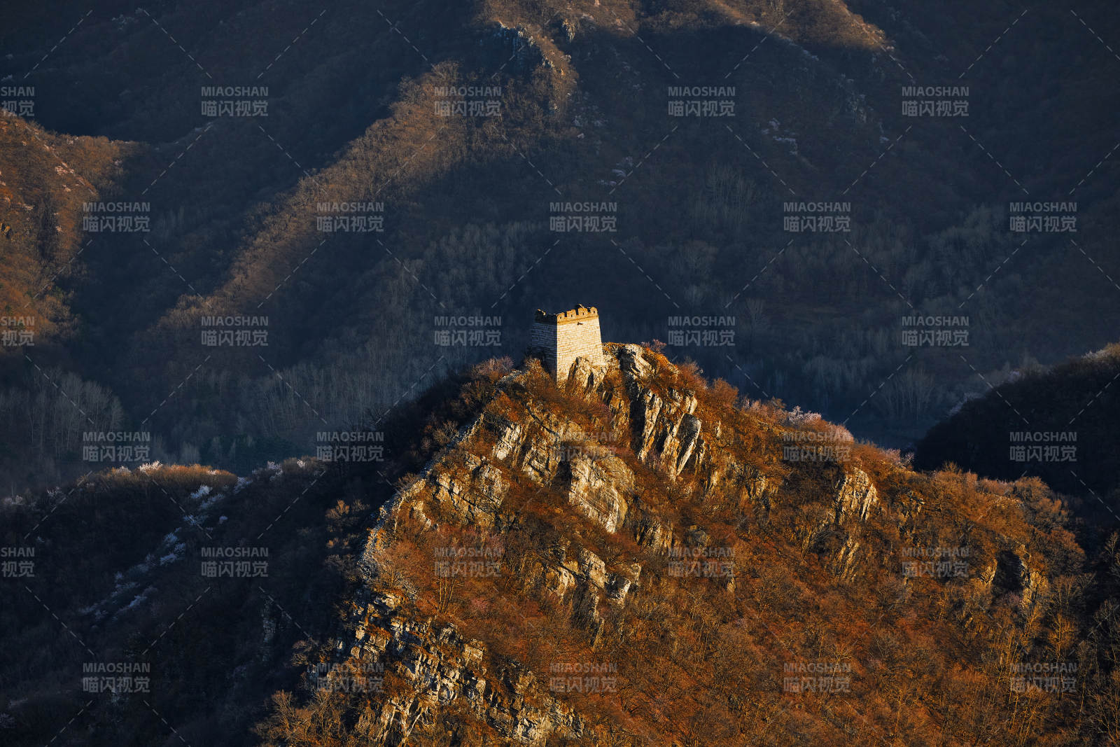 北京市延庆区四海镇火焰山拍摄的万里长城图片