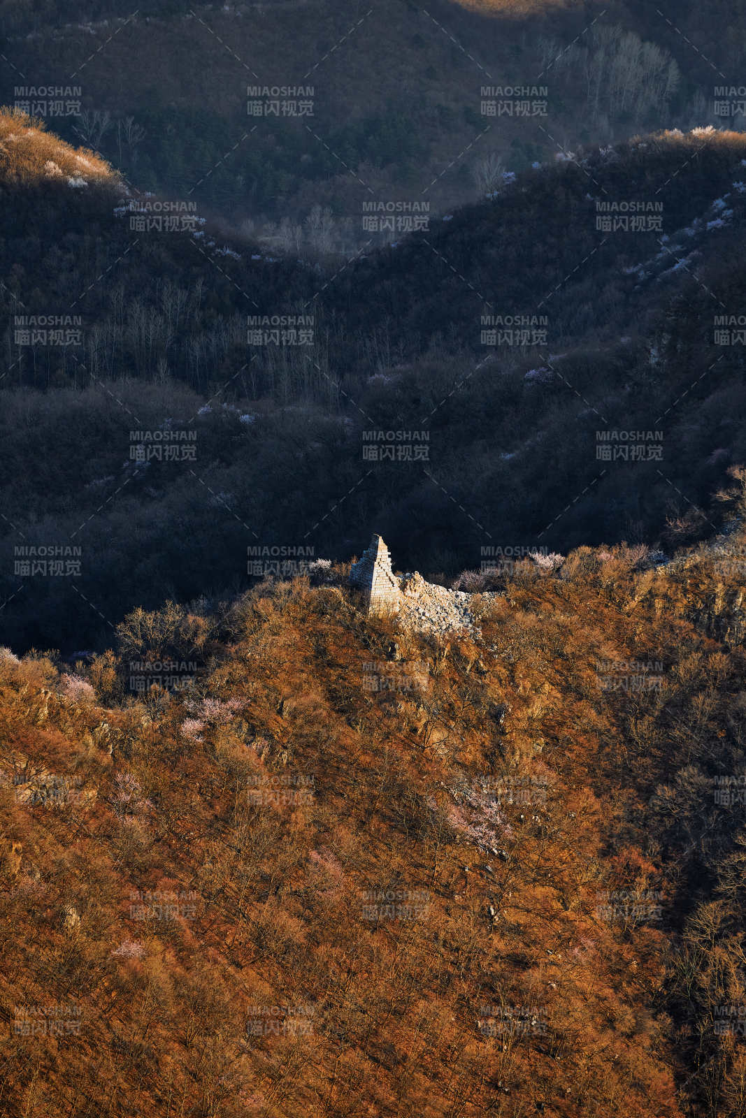 北京市延庆区四海镇火焰山拍摄的万里长城图片